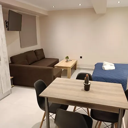 Apartment Newly Renovated Next To The Port